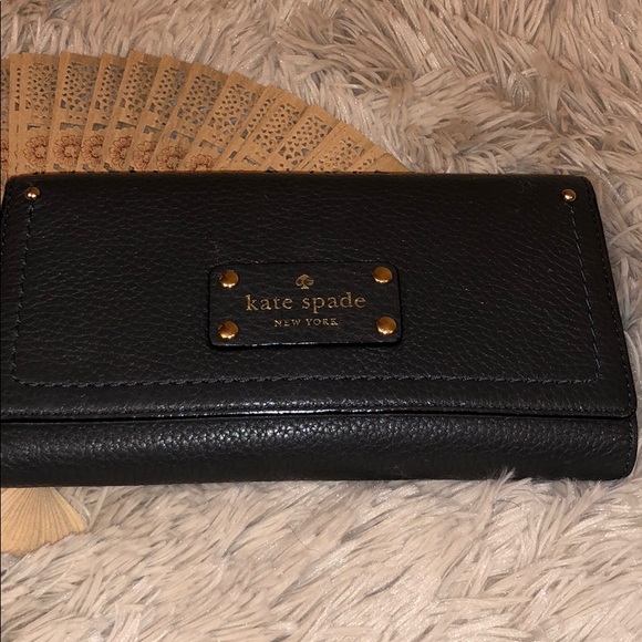 Kate Spade ♠️ wallet - Picture 2 of 6